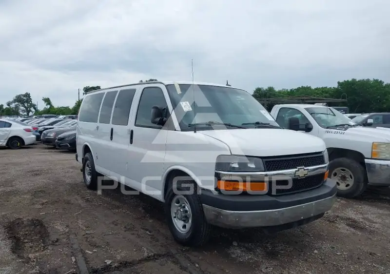 2015 Chevrolet Express фото