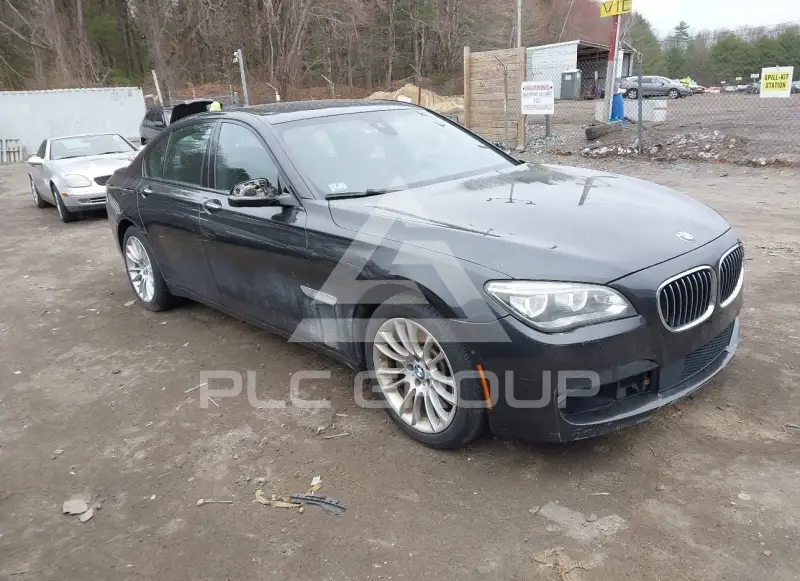 2015 BMW 750 фото