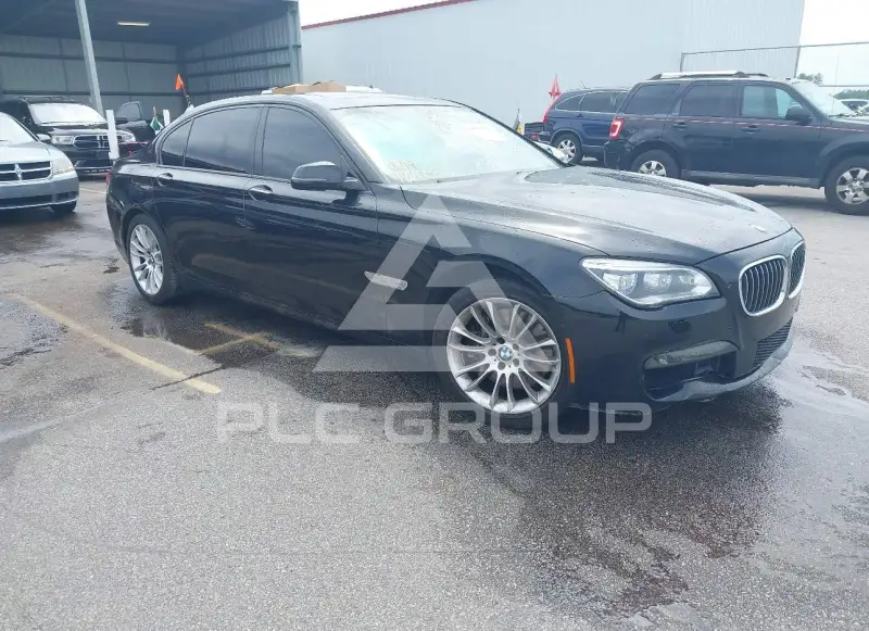 2015 BMW 750 фото