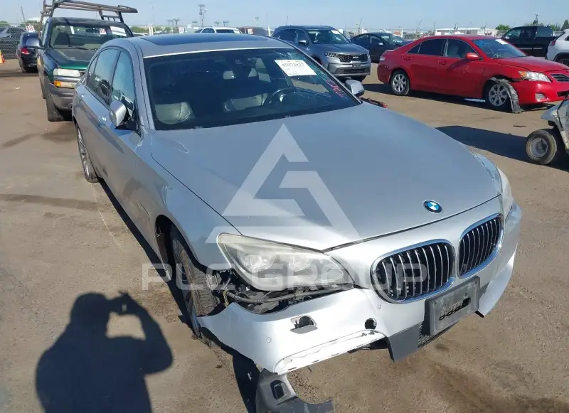 2015 BMW 750 photo