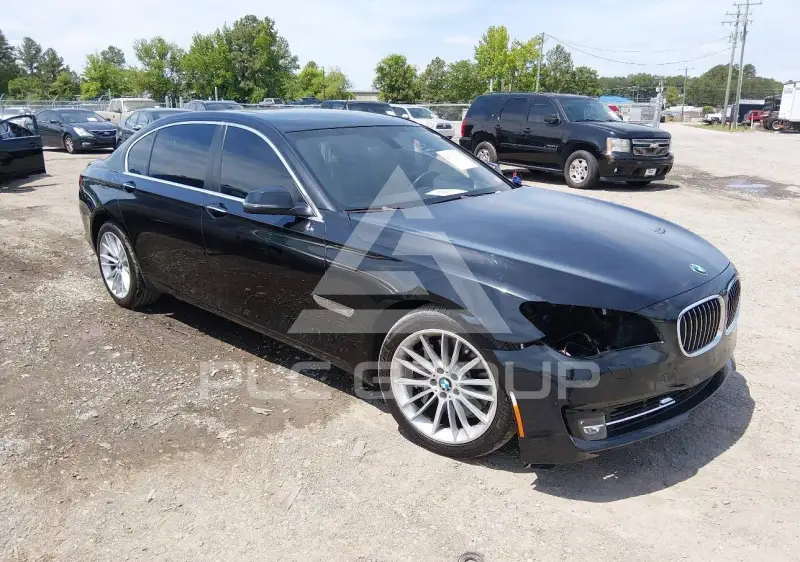 2015 BMW 750 photo