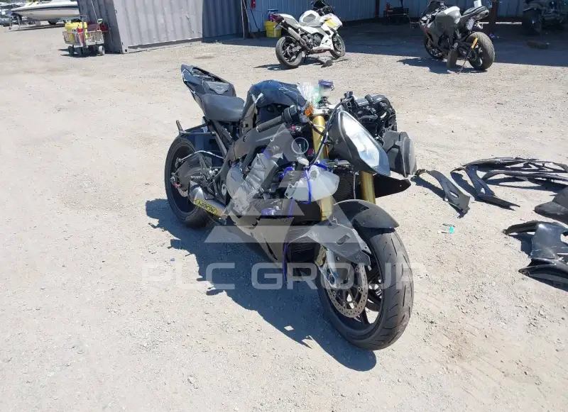 2015 BMW S1000 фото