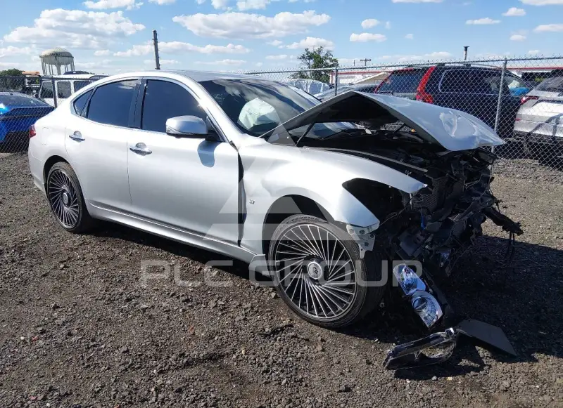 2015 Infinity Q70 фото