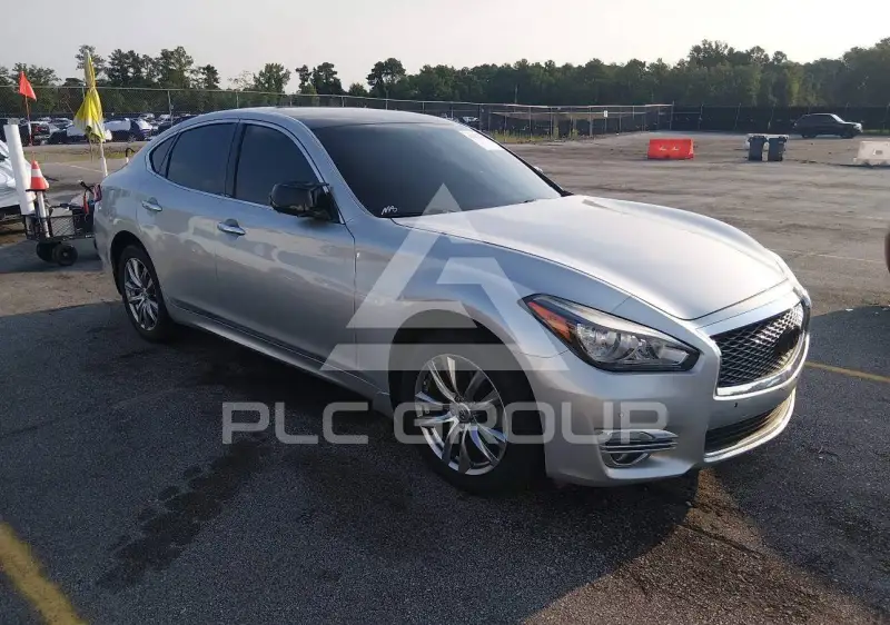 2015 Infinity Q70 фото