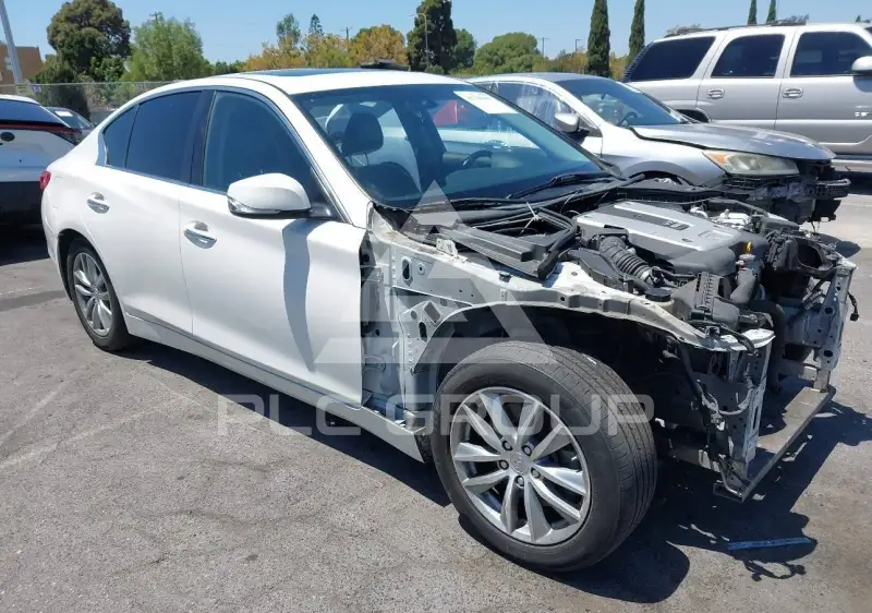 2015 Infinity Q50 photo