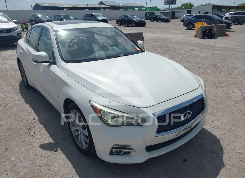 2015 Infinity Q50 фото