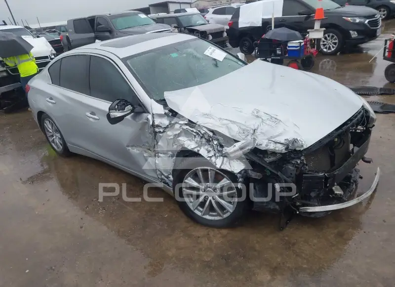 2015 Infinity Q50 photo