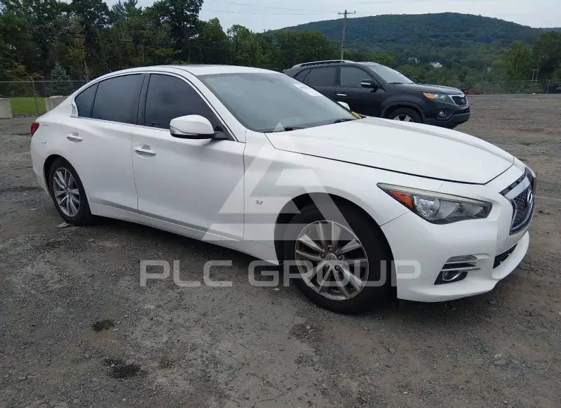 2015 Infinity Q50 фото