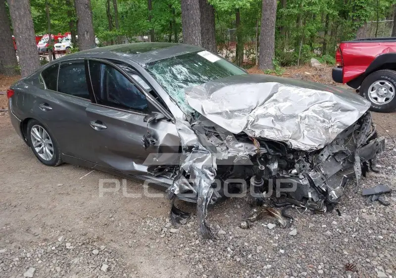 2015 Infinity Q50 фото
