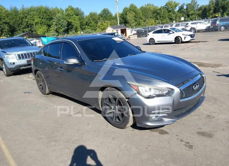 2015 Infinity Q50 фото