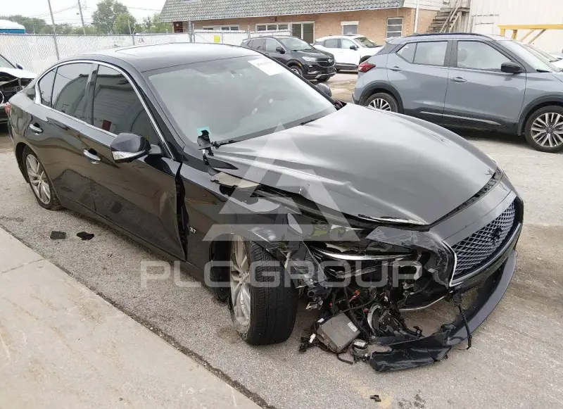 2015 Infinity Q50 фото