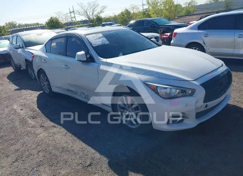 2015 Infinity Q50 фото