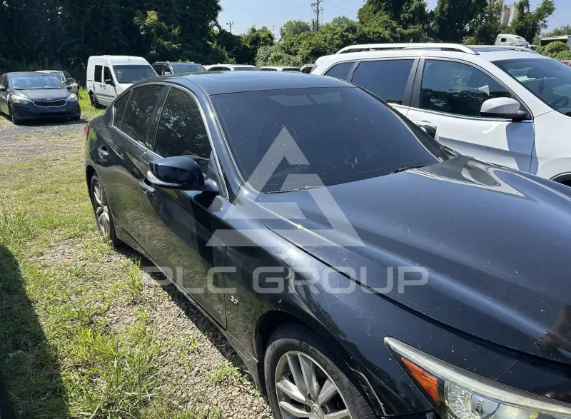 2015 Infinity Q50 photo