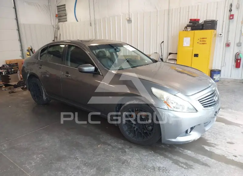 2015 Infinity Q40 photo