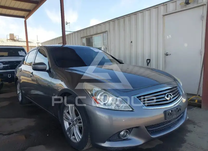 2015 Infinity Q40 фото