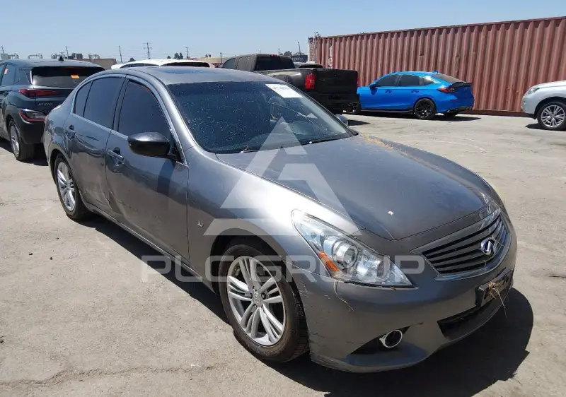2015 Infinity Q40 фото