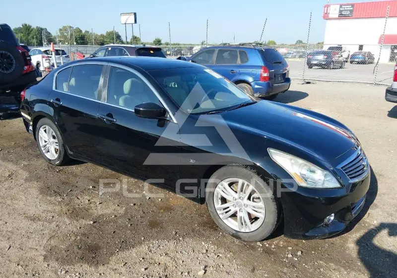 2015 Infinity Q40 фото