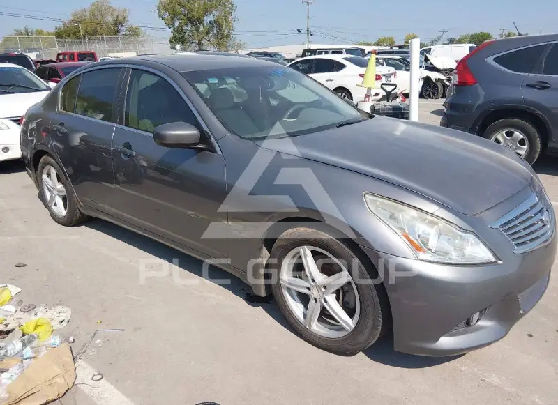 2015 Infinity Q40 photo