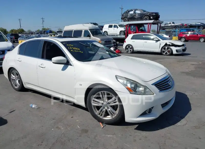2015 Infinity Q40 фото