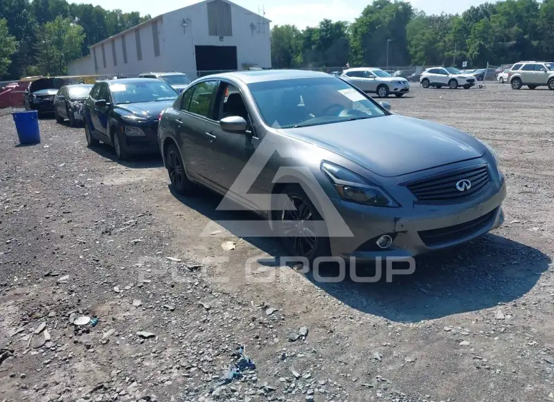 2015 Infinity Q40 фото