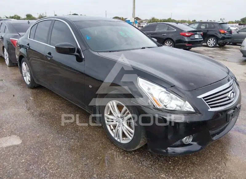 2015 Infinity Q40 фото