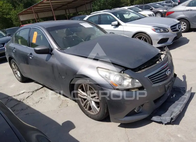 2015 Infinity Q40 photo