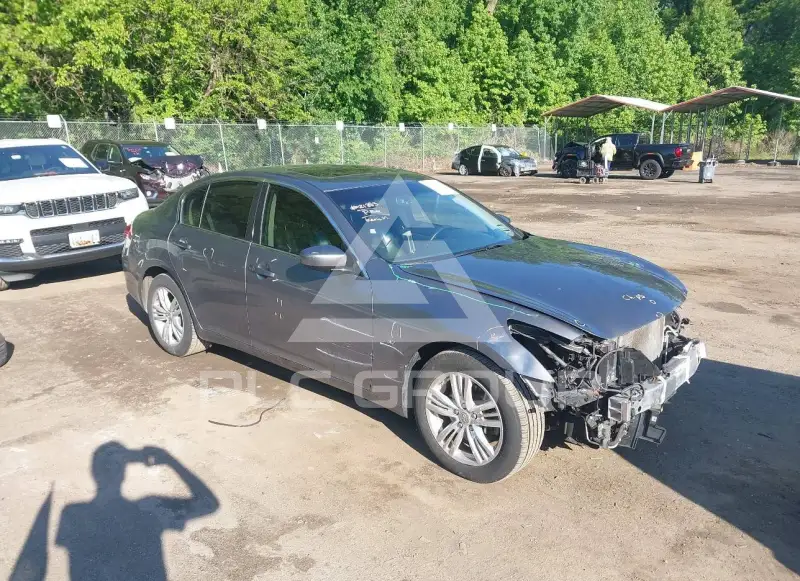 2015 Infinity Q40 фото