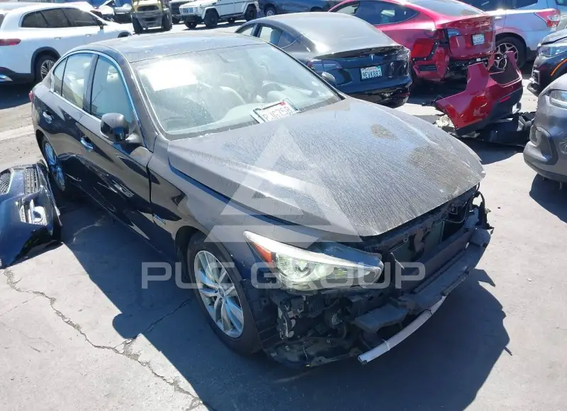 2015 Infinity Q50 фото