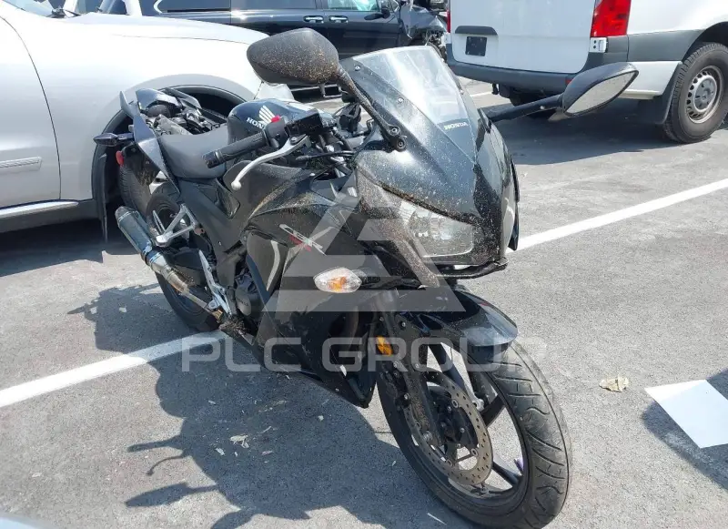 2015 Honda CBR300 фото