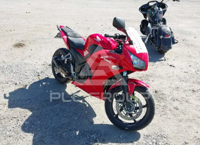 2015 Honda CBR300 фото