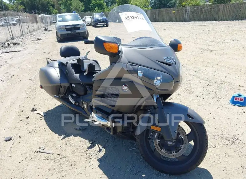 2015 Honda GL1800 фото