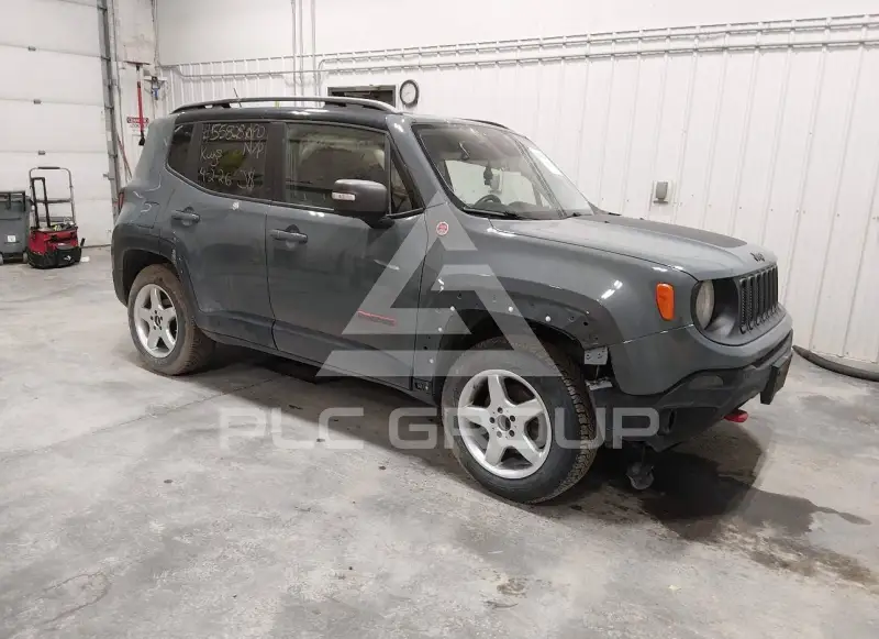 2015 Jeep Renegade photo