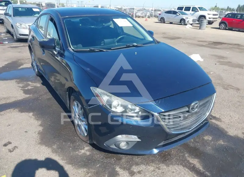 2015 Mazda 3 photo