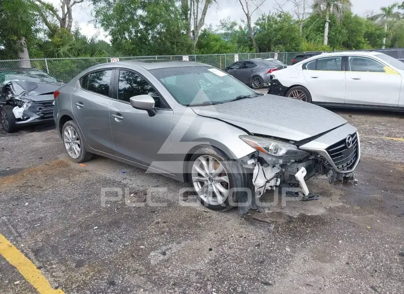 2015 Mazda 3 photo