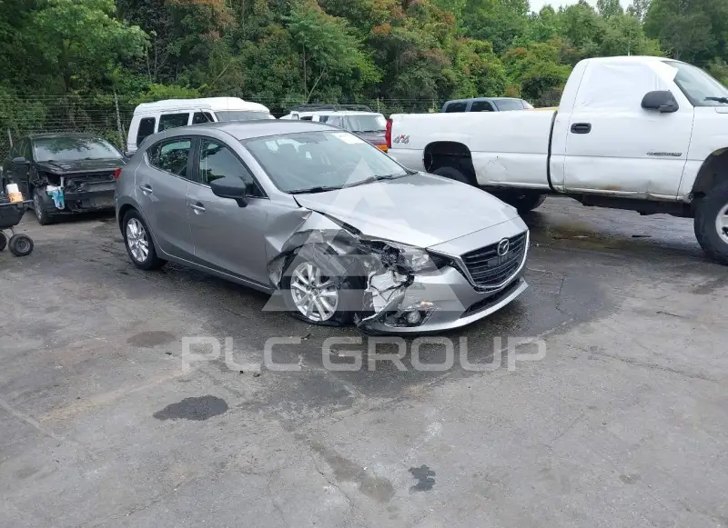 2015 Mazda 3 photo