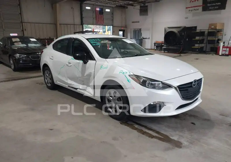 2015 Mazda 3 photo