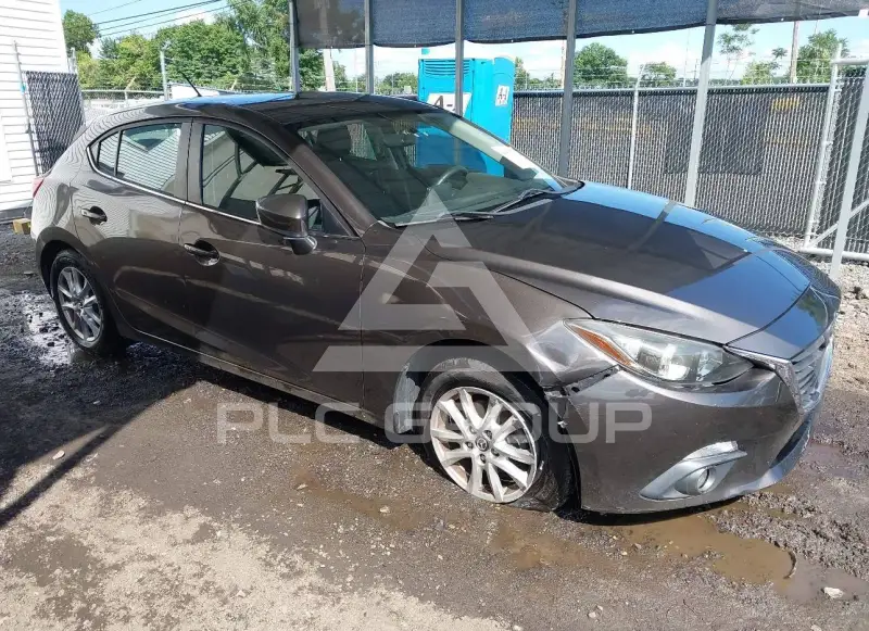 2015 Mazda 3 photo