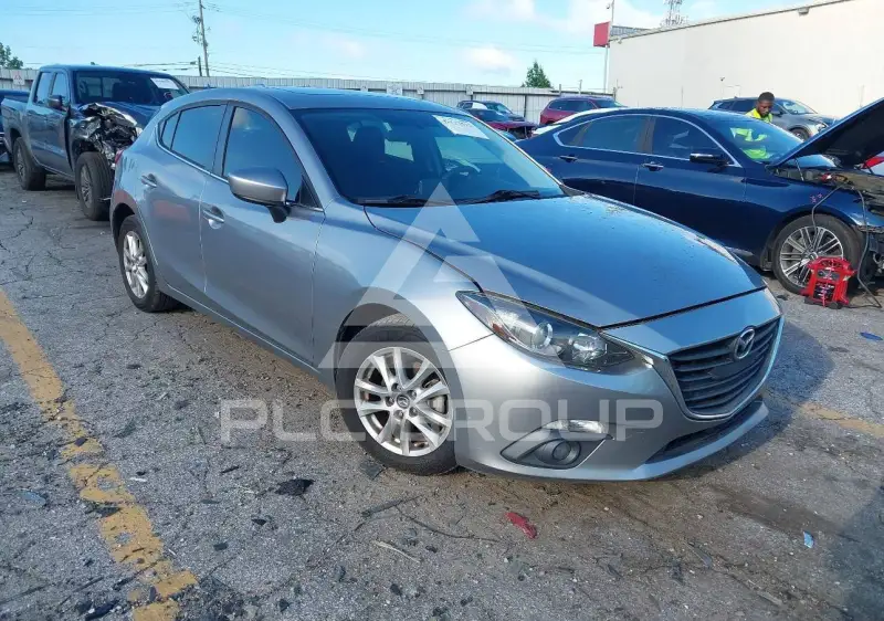 2015 Mazda 3 photo