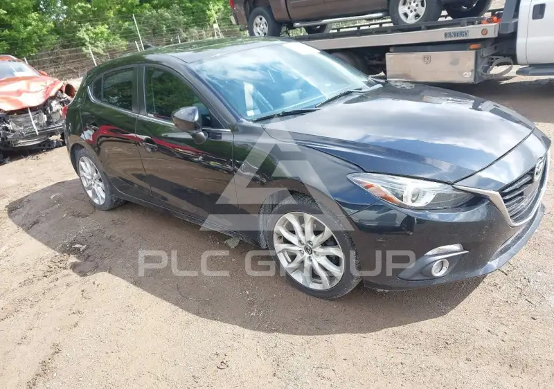 2015 Mazda 3 photo