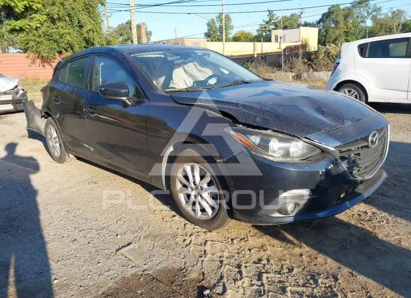 2015 Mazda 3 photo