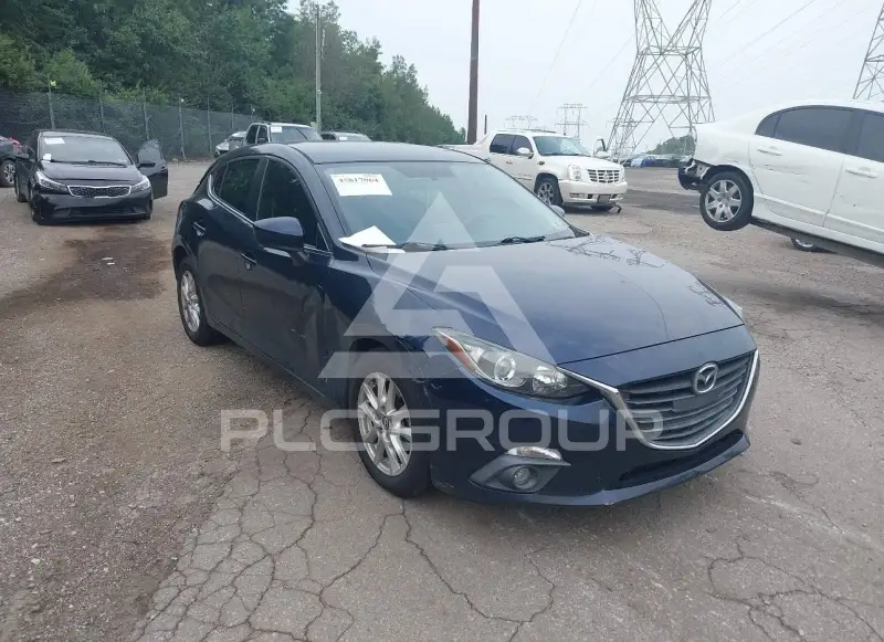2015 Mazda 3 photo