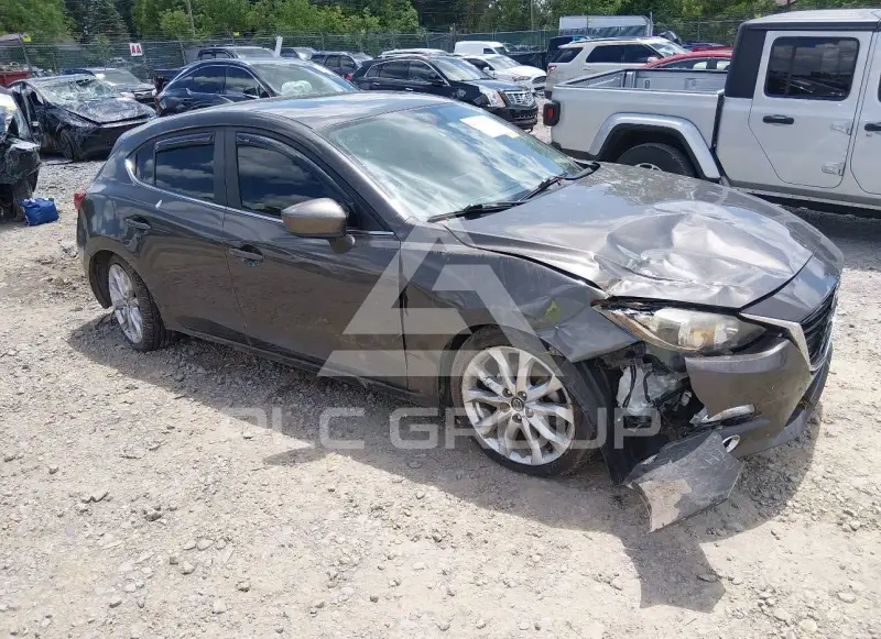 2015 Mazda 3 photo