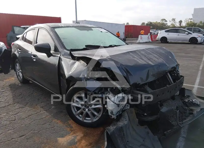 2015 Mazda 3 photo