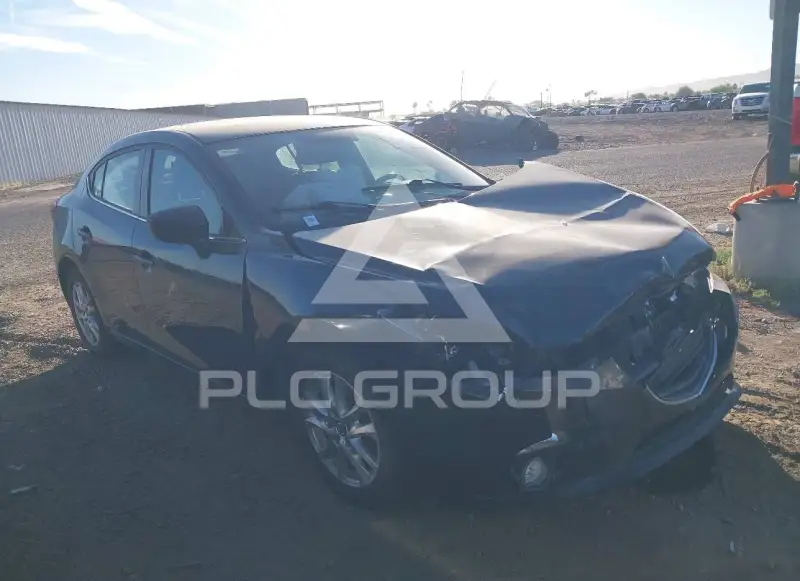 2015 Mazda 3 photo