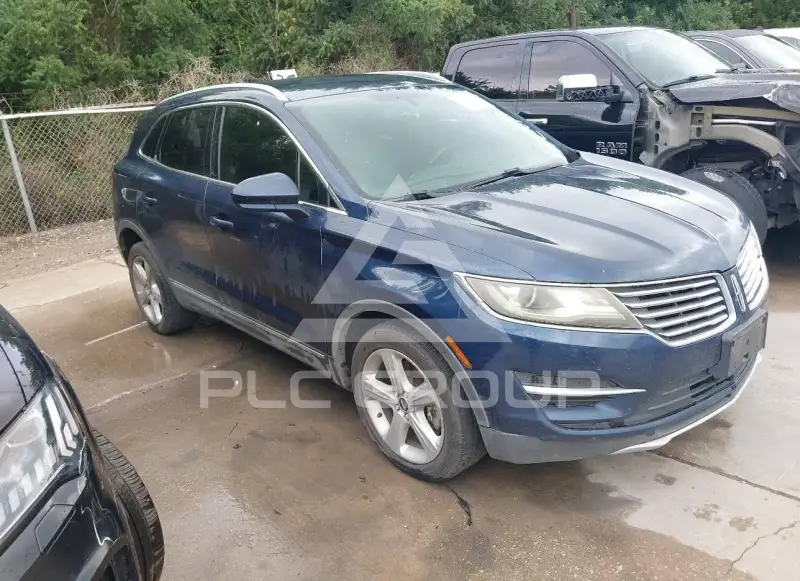 2015 Lincoln MKC photo
