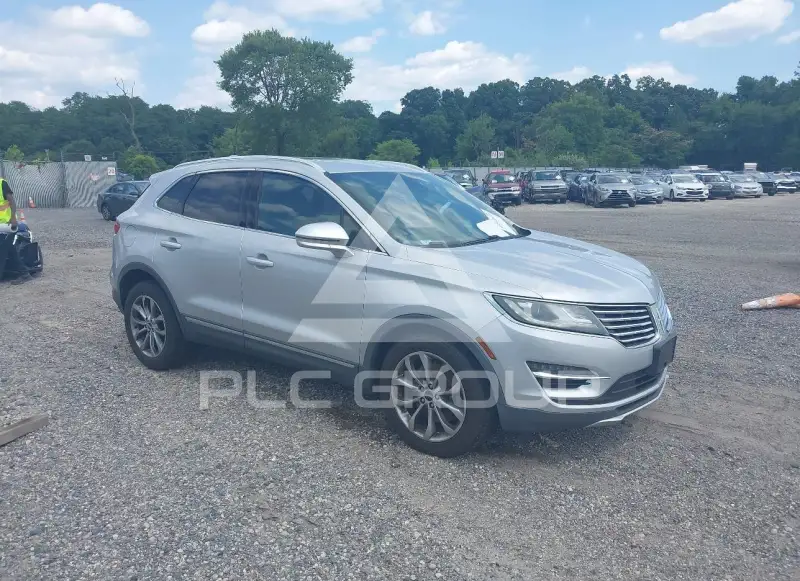 2015 Lincoln MKC photo