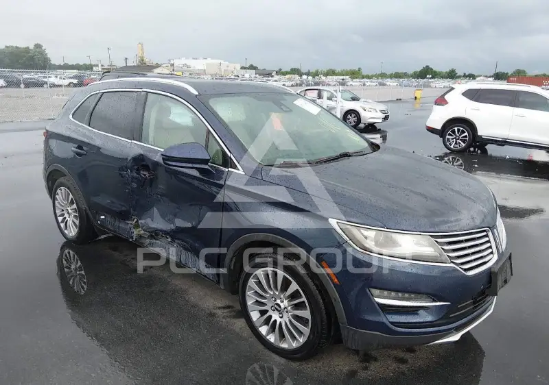 2015 Lincoln MKC photo