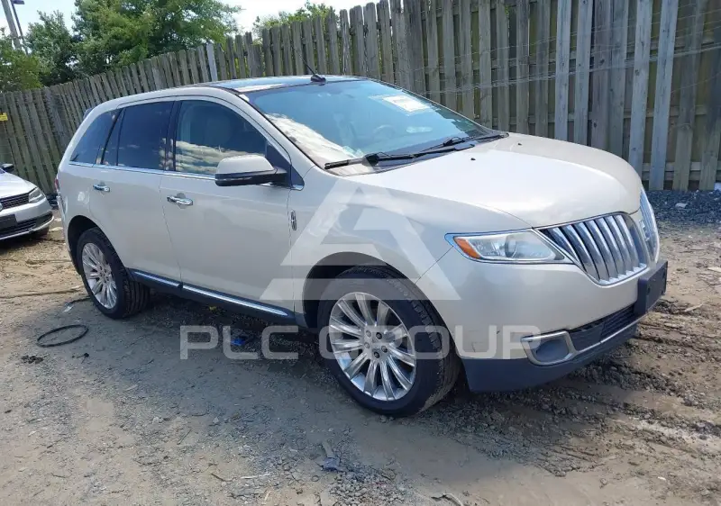 2015 Lincoln MKX photo