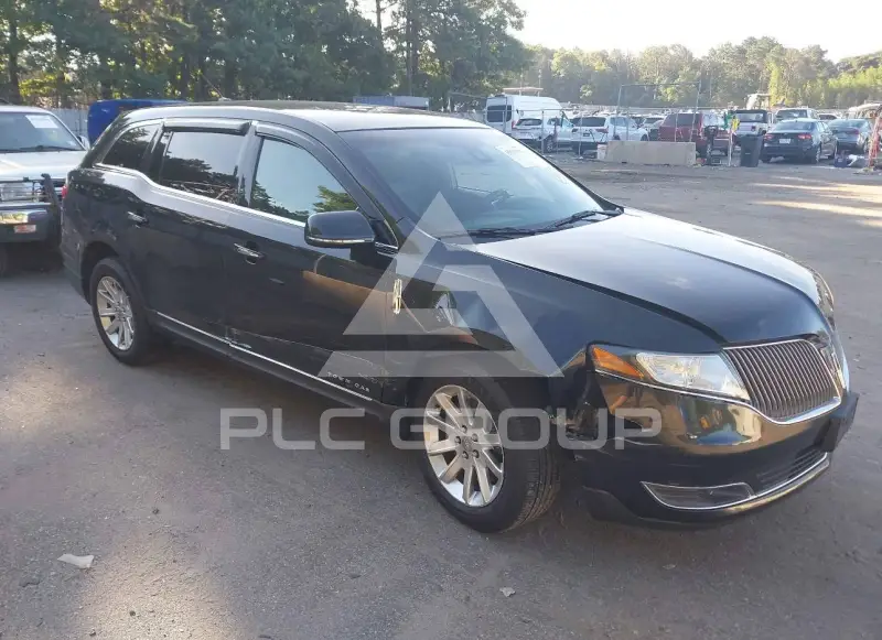 2015 Lincoln MKT photo