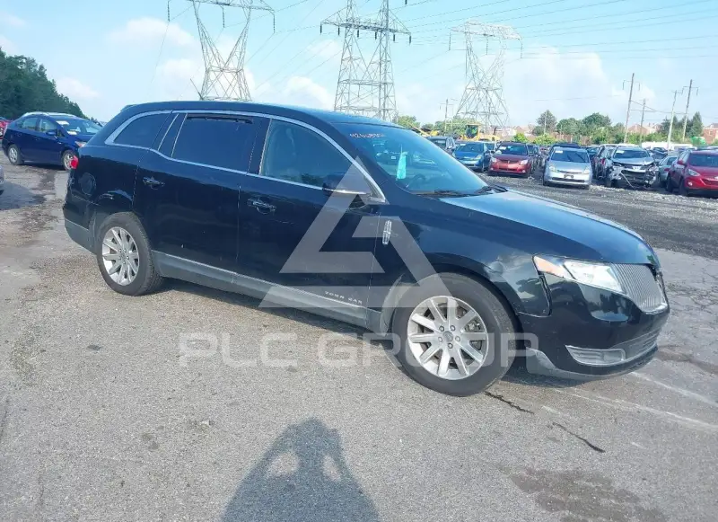2015 Lincoln MKT фото
